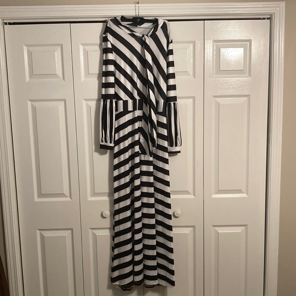 XL Black & White Dress